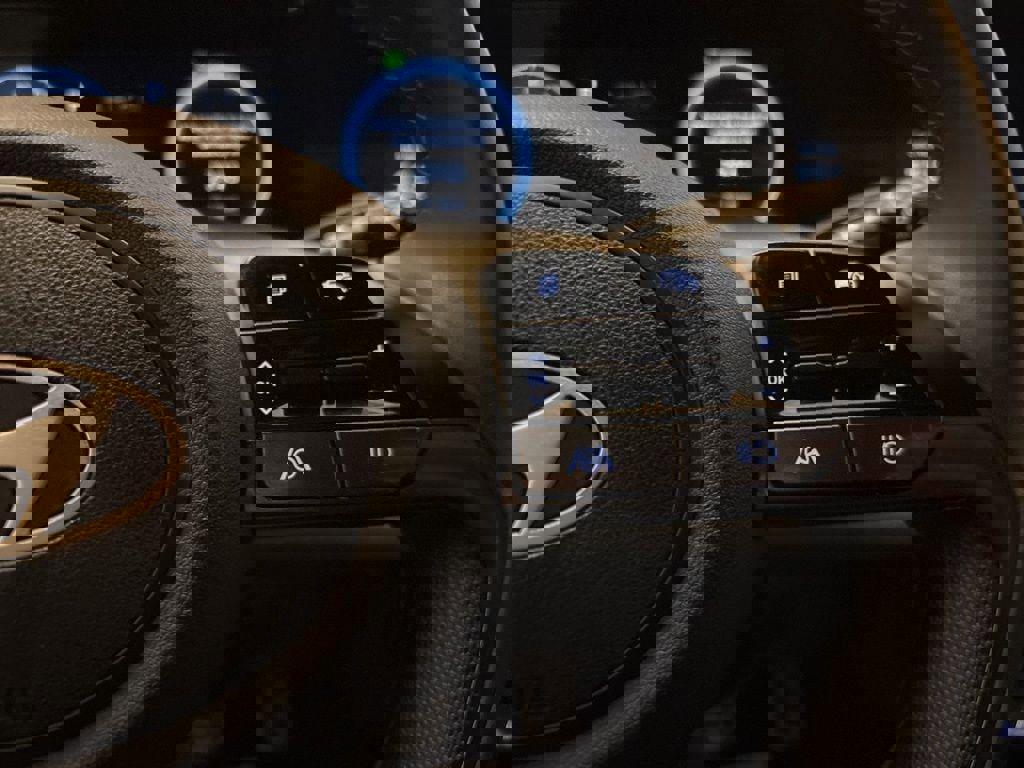 New 2025 Hyundai Elantra SEL image 17