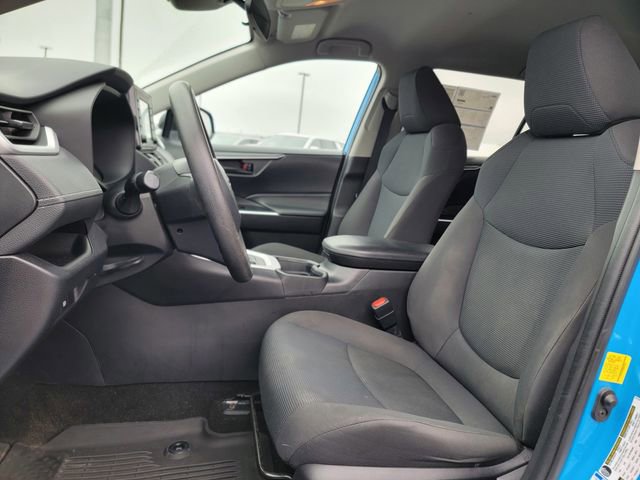 Used 2021 Toyota RAV4 LE image 19