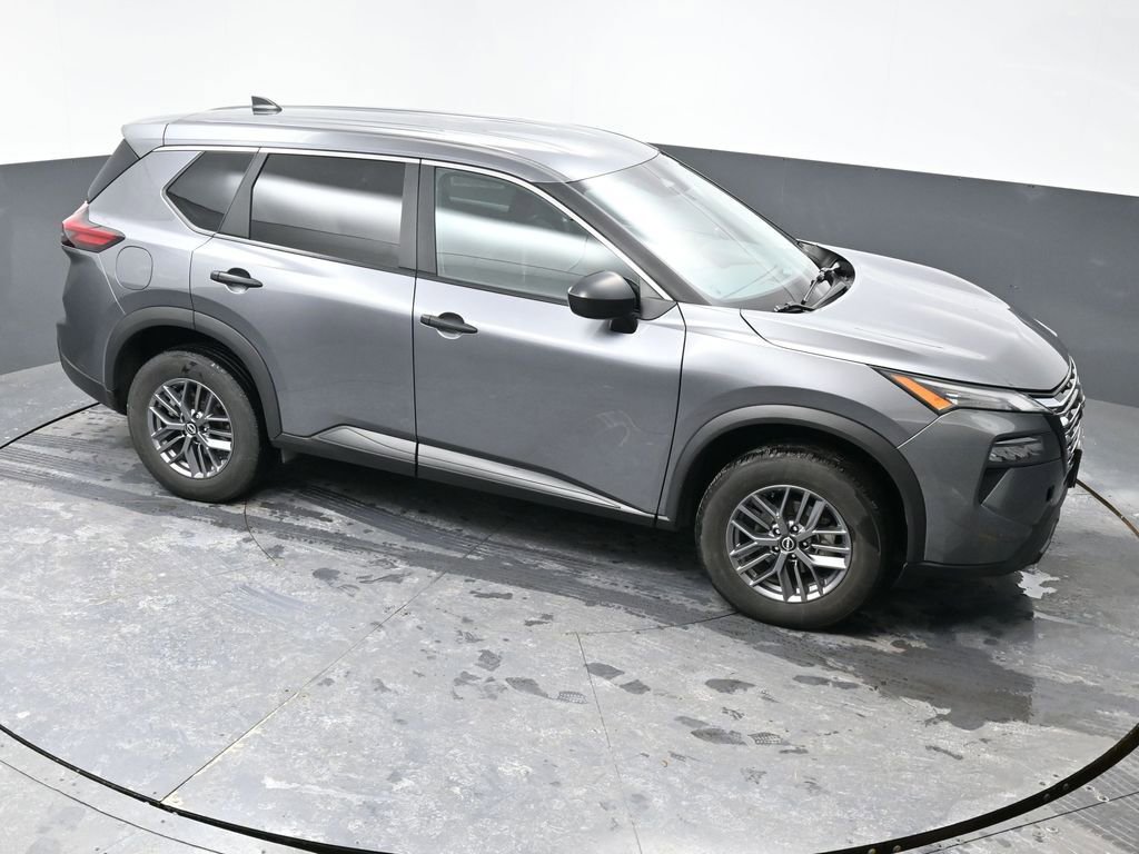 Used 2024 Nissan Rogue S image 40