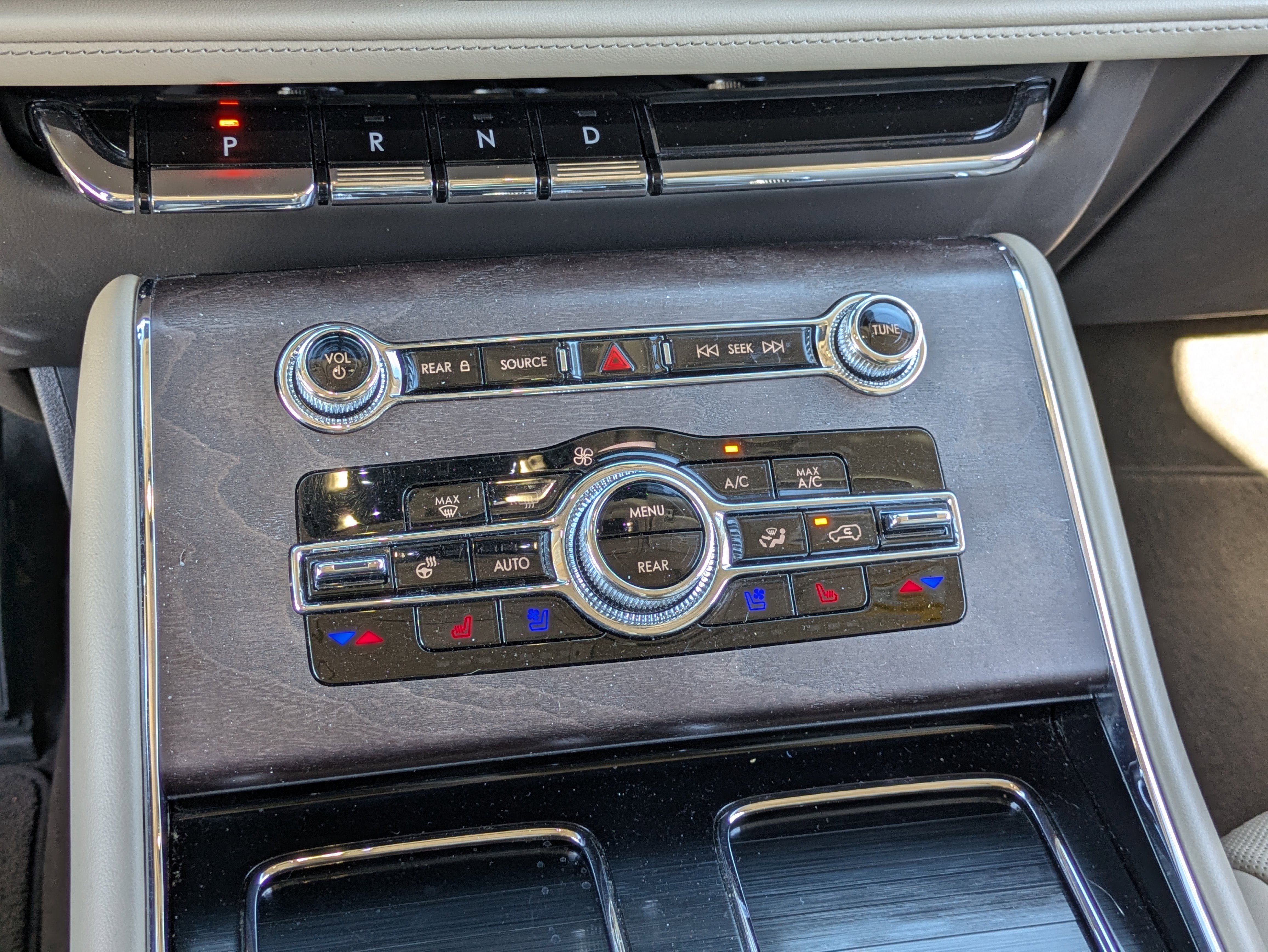 Used 2023 Lincoln Aviator Reserve w/ Equipment Group 201A image 28