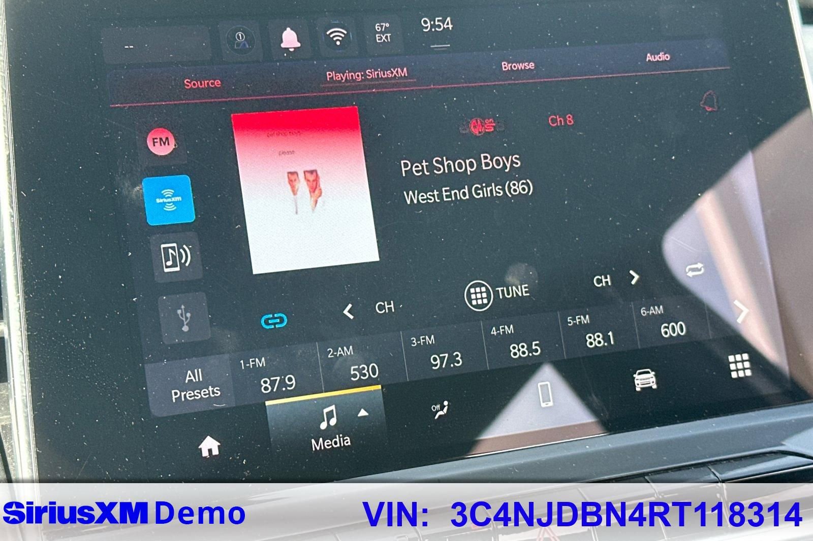 Used 2024 Jeep Compass Latitude image 34