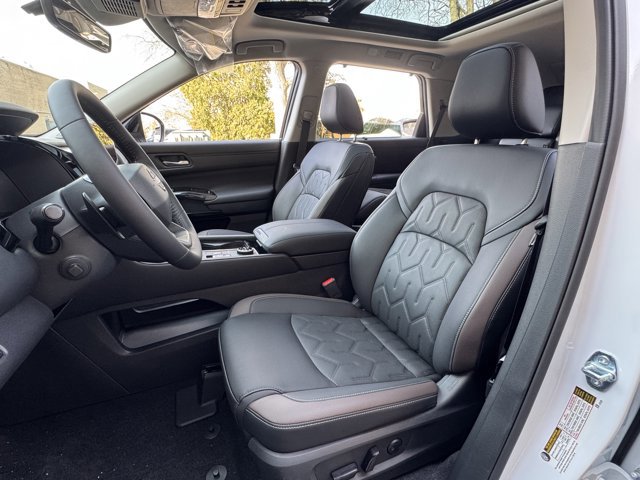 New 2026 Nissan Pathfinder Platinum w/ Cargo Package image 21