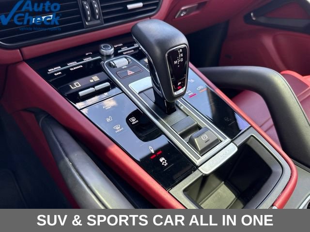 Used 2022 Porsche Cayenne AWD/4WD image 9