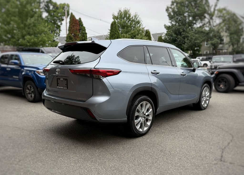 Used 2020 Toyota Highlander Limited FWD image 8