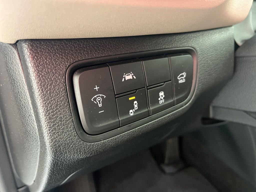 Used 2020 Hyundai Santa Fe Limited w/ Cargo Package image 16