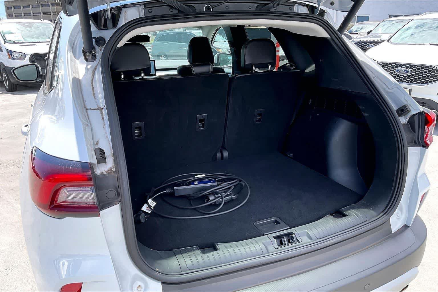 Used 2025 Ford Escape SE w/ PHEV Premium Package FWD image 18