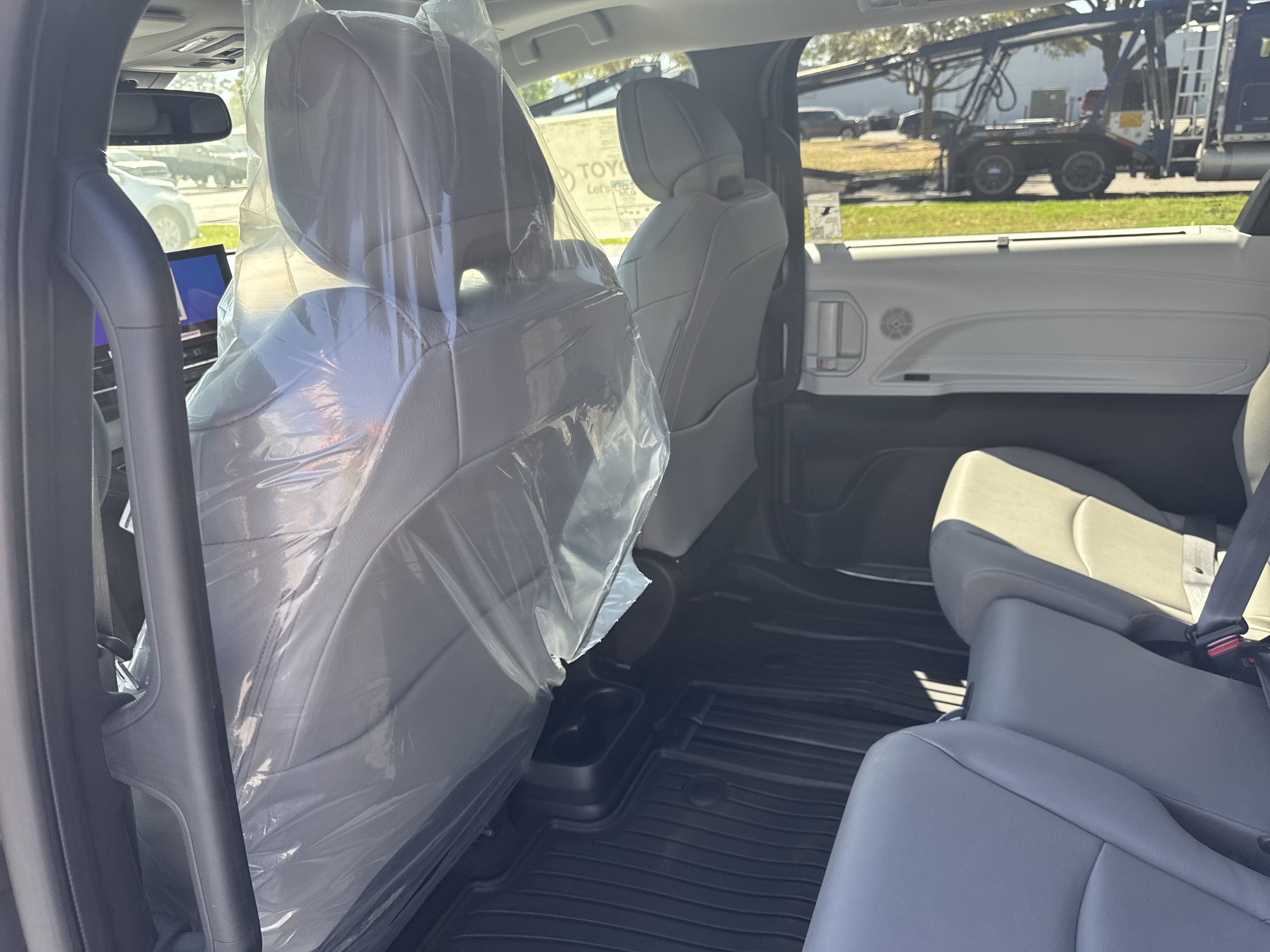 New 2025 Toyota Sienna XLE FWD image 26