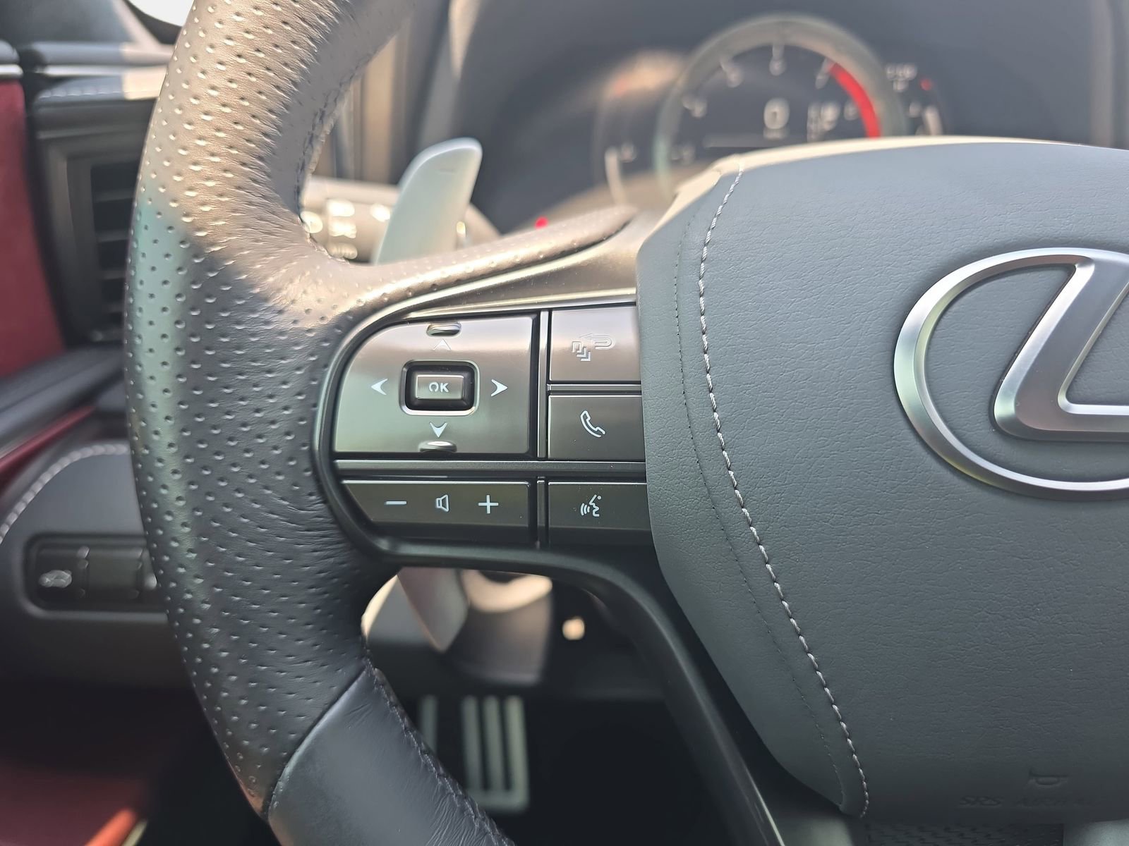 Used 2018 Lexus LC 500 Coupe w/ Performance Package RWD image 15