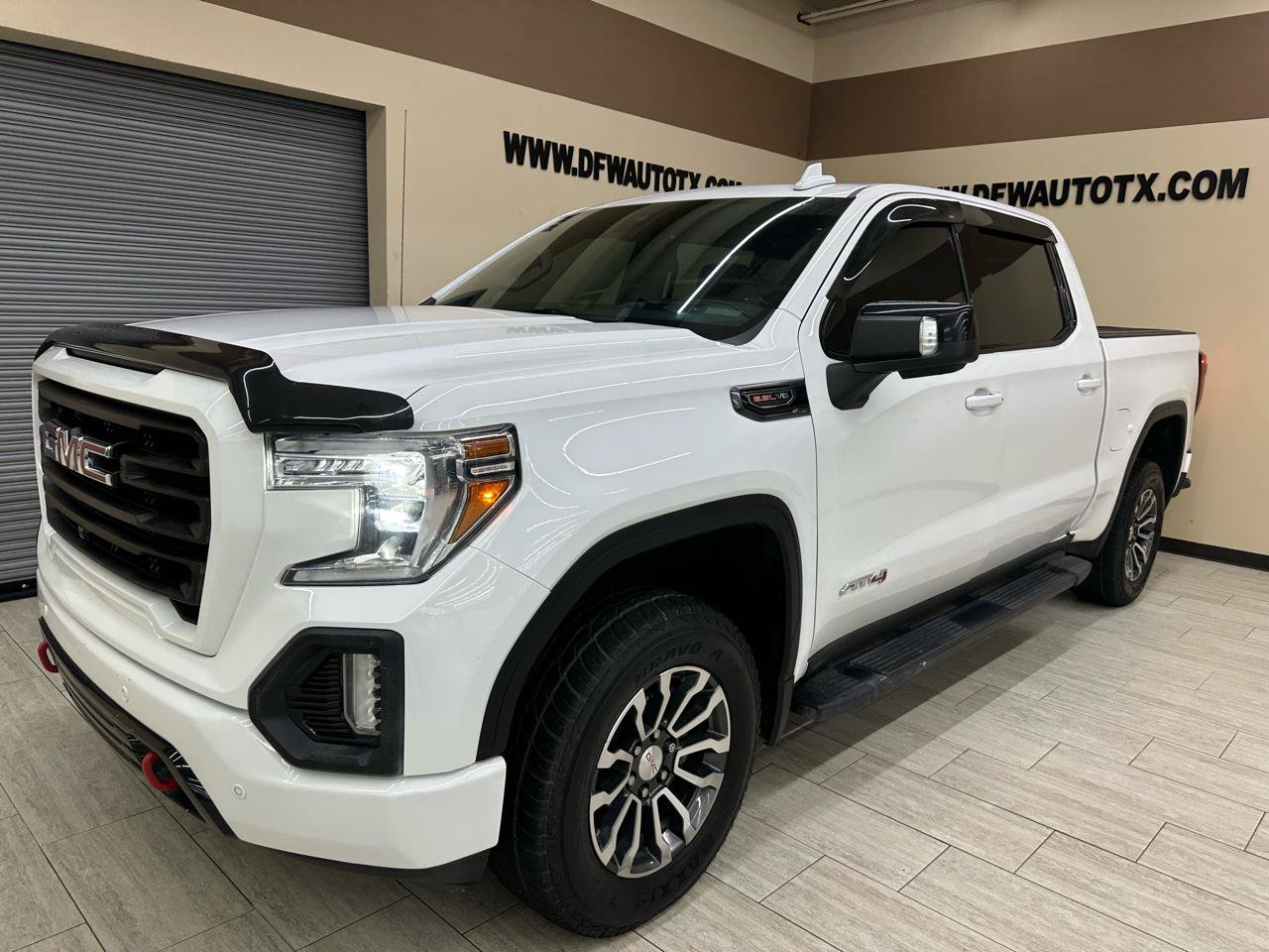 Used 2019 GMC Sierra 1500 AT4 w/ AT4 Premium Package AWD/4WD image 2