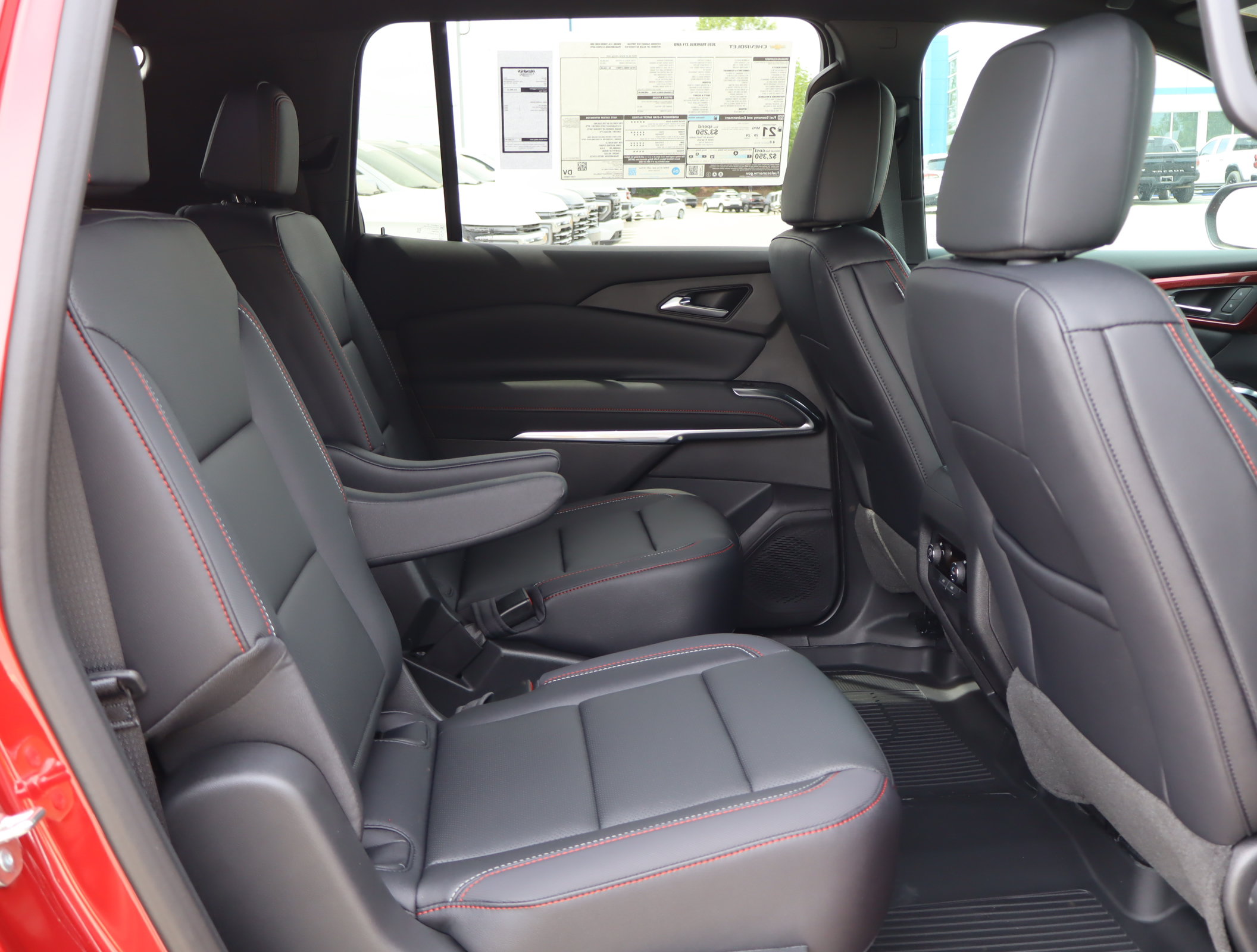 Used 2026 Chevrolet Traverse Z71 AWD/4WD image 32