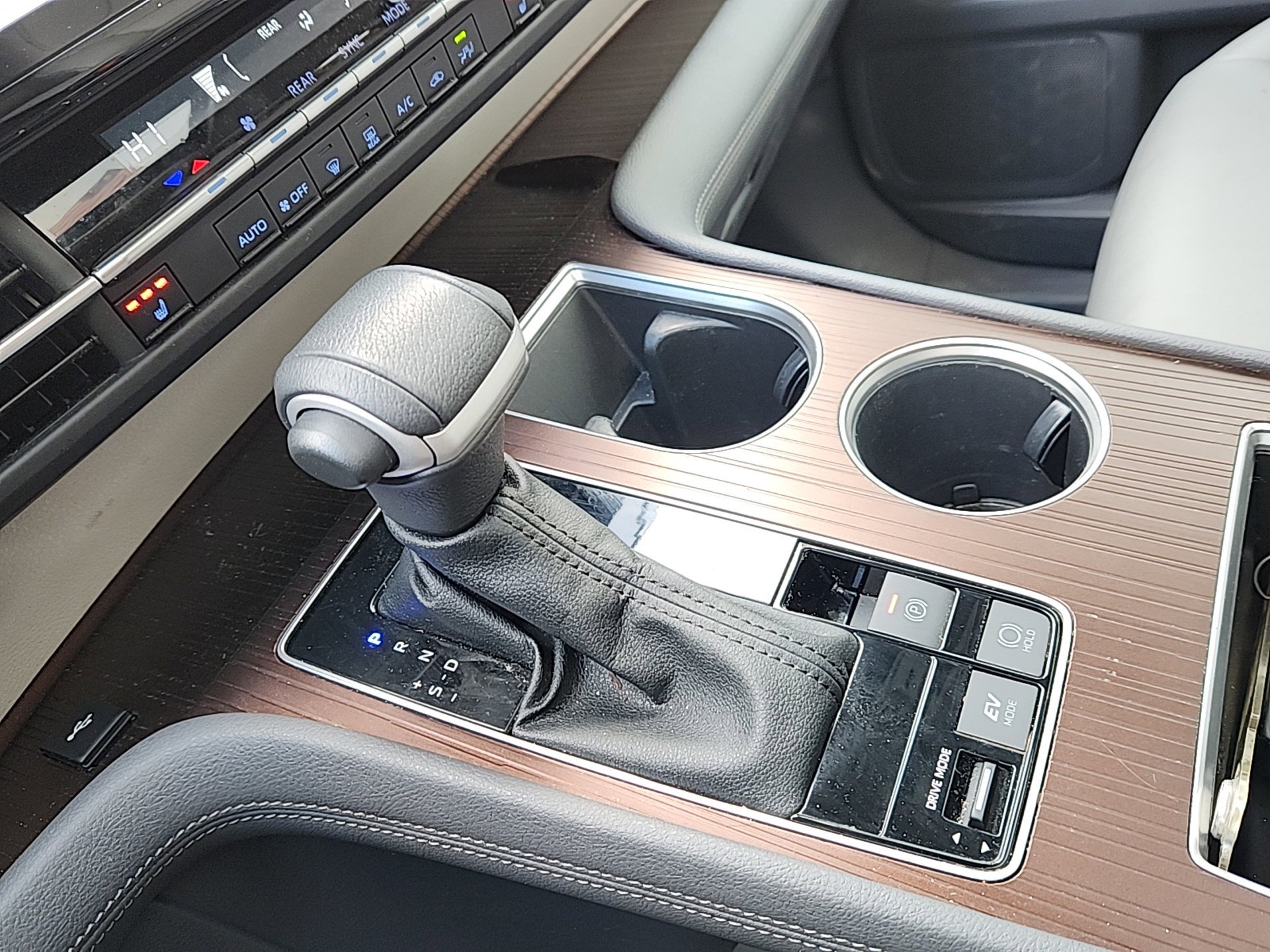 Certified 2023 Toyota Sienna XLE image 17