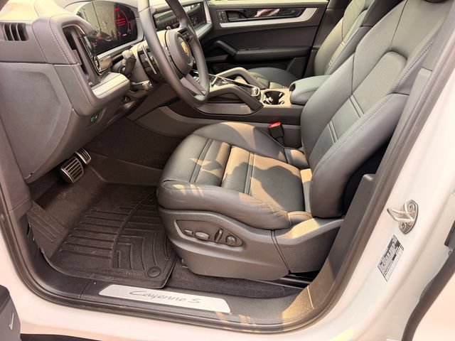 Used 2024 Porsche Cayenne S AWD/4WD image 14
