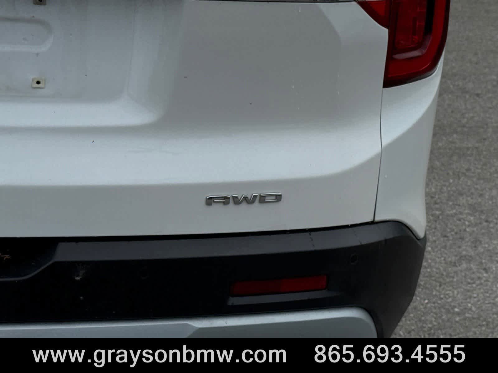 Used 2021 GMC Acadia SLT AWD/4WD image 12