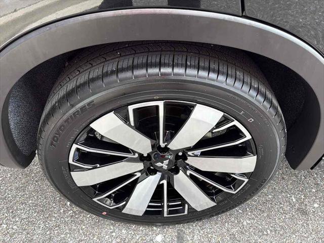 Used 2025 Mitsubishi Outlander SEL image 14