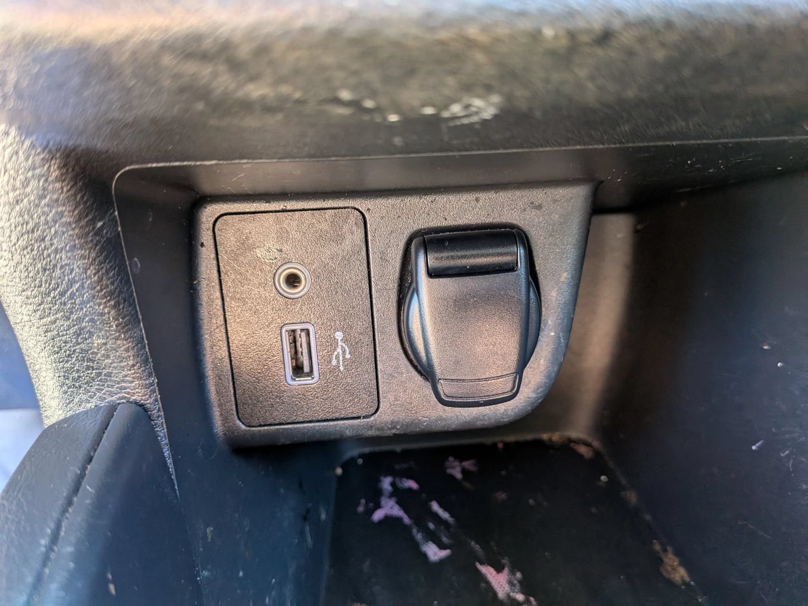 Used 2021 Nissan Versa SR w/ Convenience Package FWD image 52