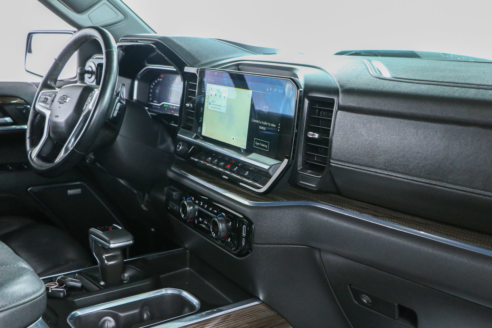 Used 2024 Chevrolet Silverado 1500 LT Trail Boss w/ Convenience Package II AWD/4WD image 28