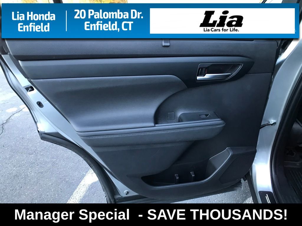 Used 2023 Toyota Highlander XLE image 27