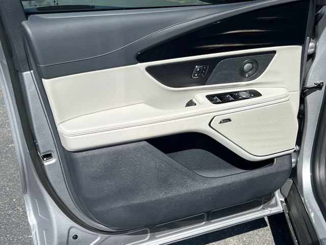 New 2026 Lincoln Nautilus Reserve AWD/4WD image 12