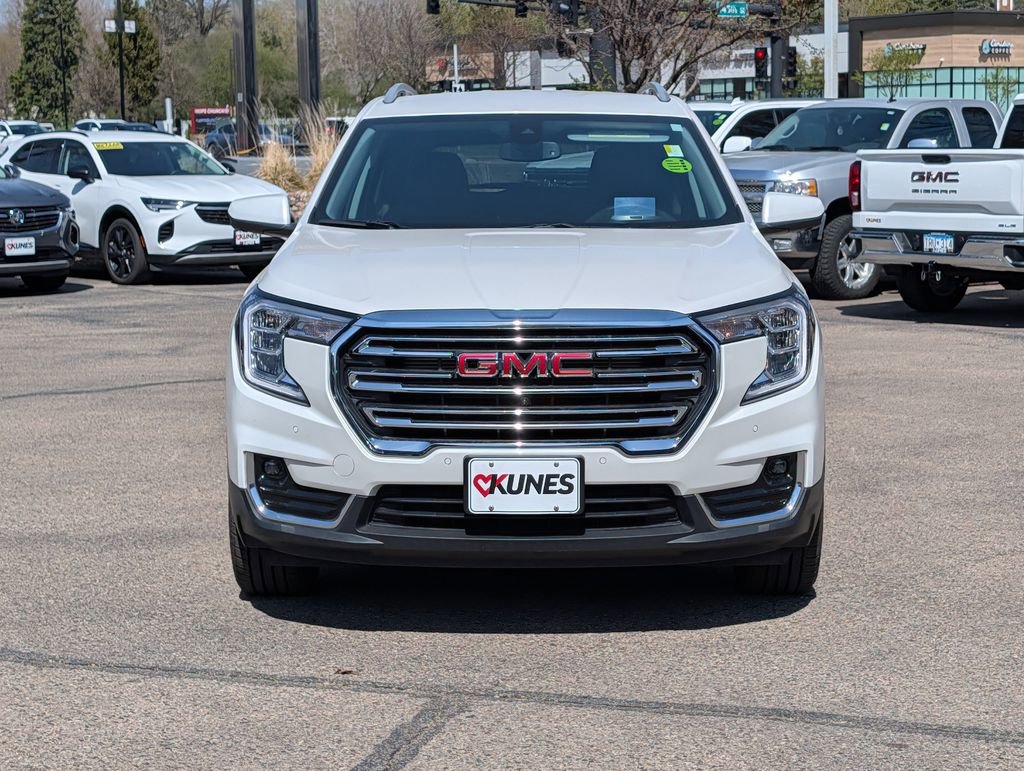 Used 2023 GMC Terrain SLT w/ Tech Package AWD/4WD image 2