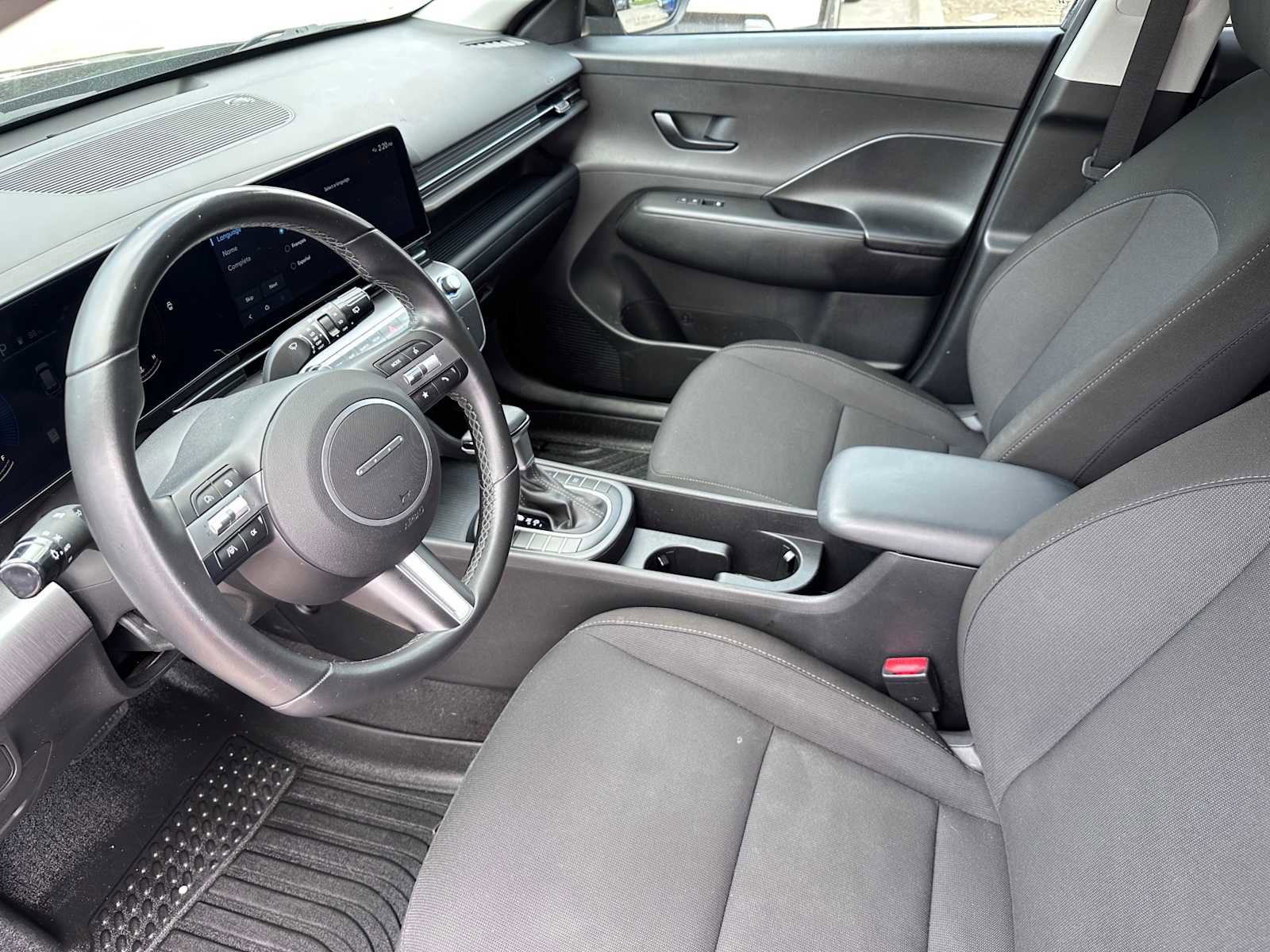 Used 2024 Hyundai Kona SEL FWD image 8