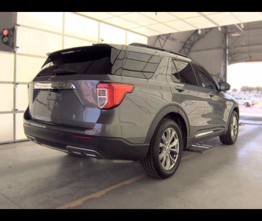 Used 2021 Ford Explorer XLT w/ Equipment Group 202A RWD image 9