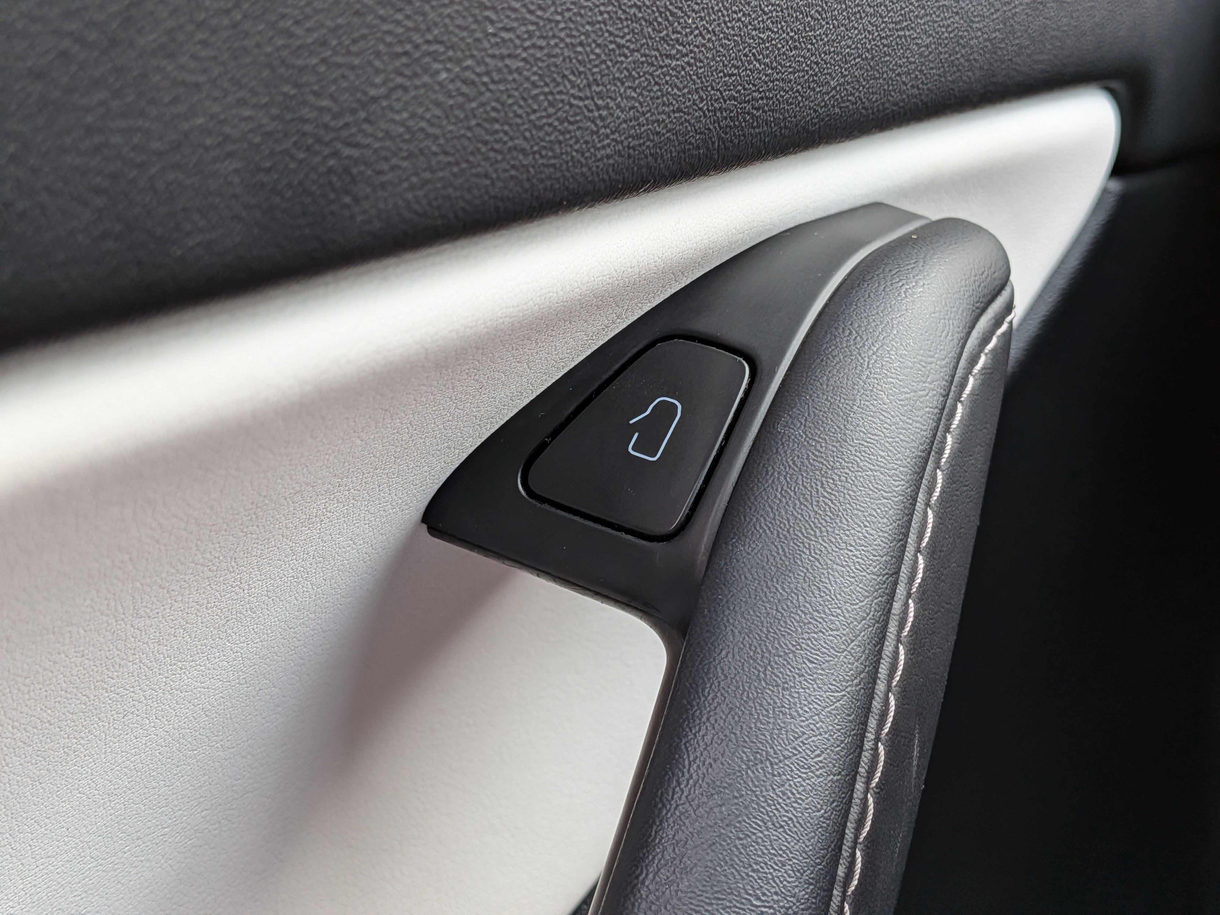 Used 2022 Tesla Model Y Performance image 25