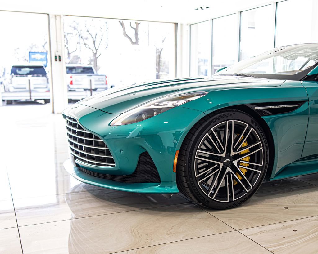 Used 2025 Aston Martin DB12 Convertible RWD image 4