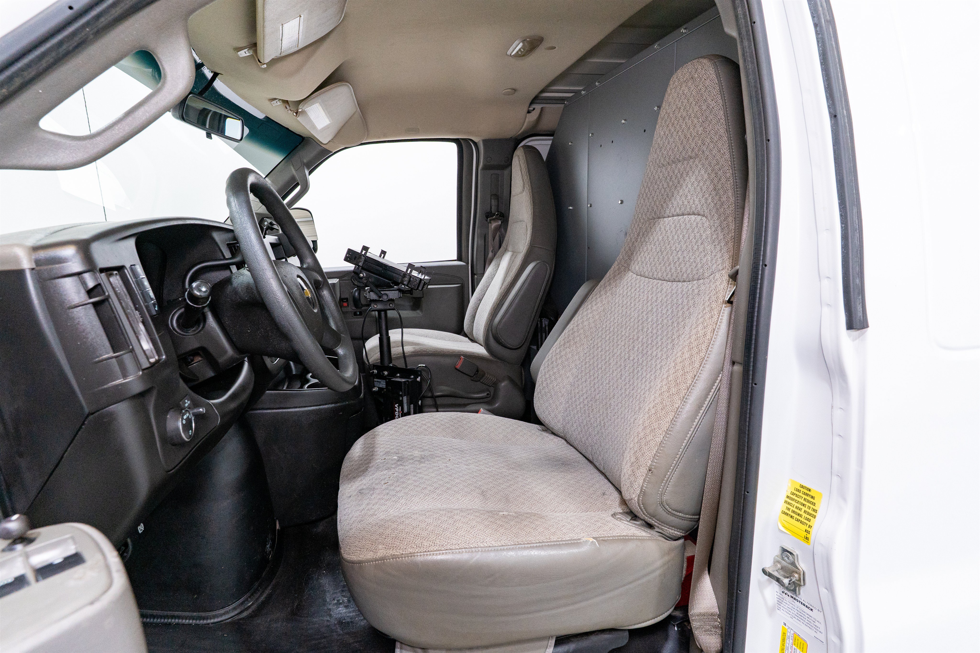 Used 2021 Chevrolet Express 2500 RWD image 17
