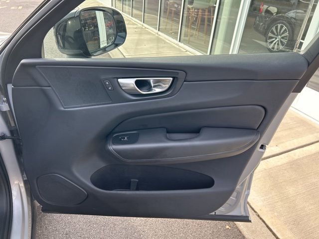 Certified 2025 Volvo XC60 B5 Plus image 13