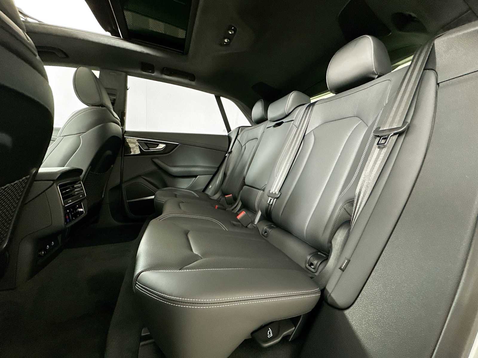 New 2025 Audi Q8 Prestige image 23