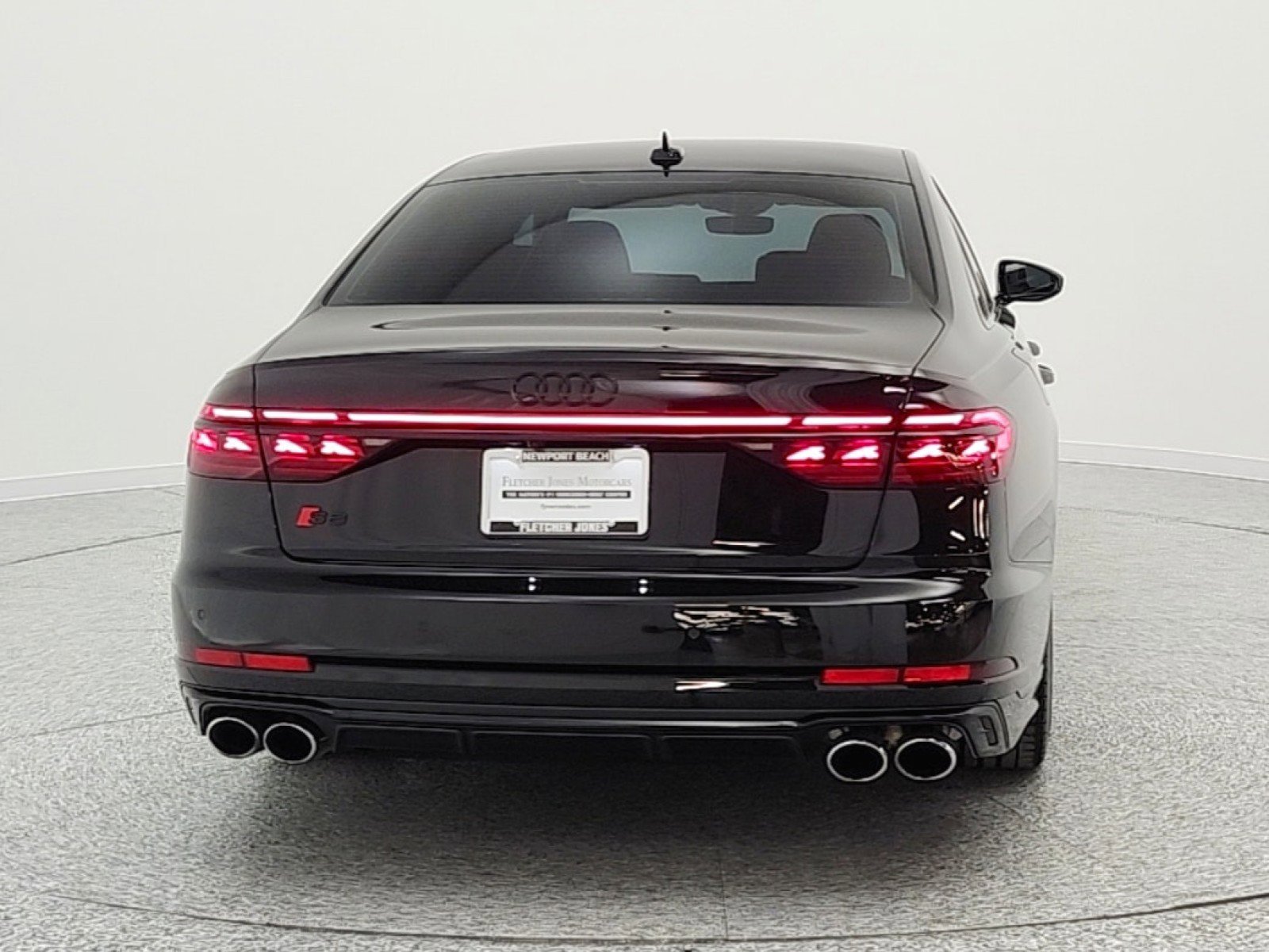Used 2022 Audi S8 image 6