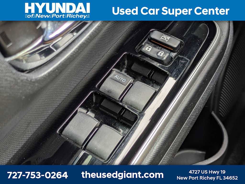 Used 2018 Toyota Prius C Two image 26