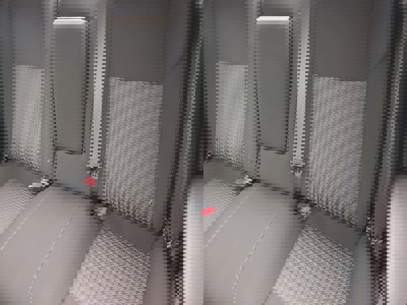 Used 2022 Dodge Challenger R/T w/ Driver Convenience Group image 18