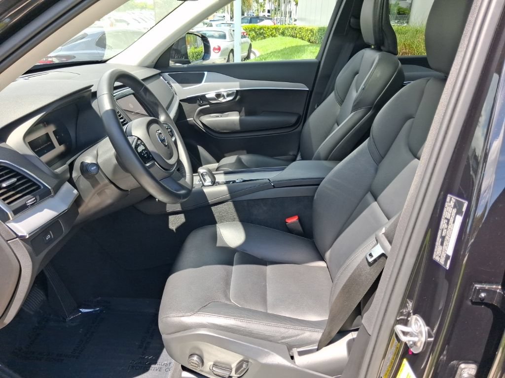 Certified 2025 Volvo XC90 B5 Core w/ Protection Package Premier AWD/4WD image 14