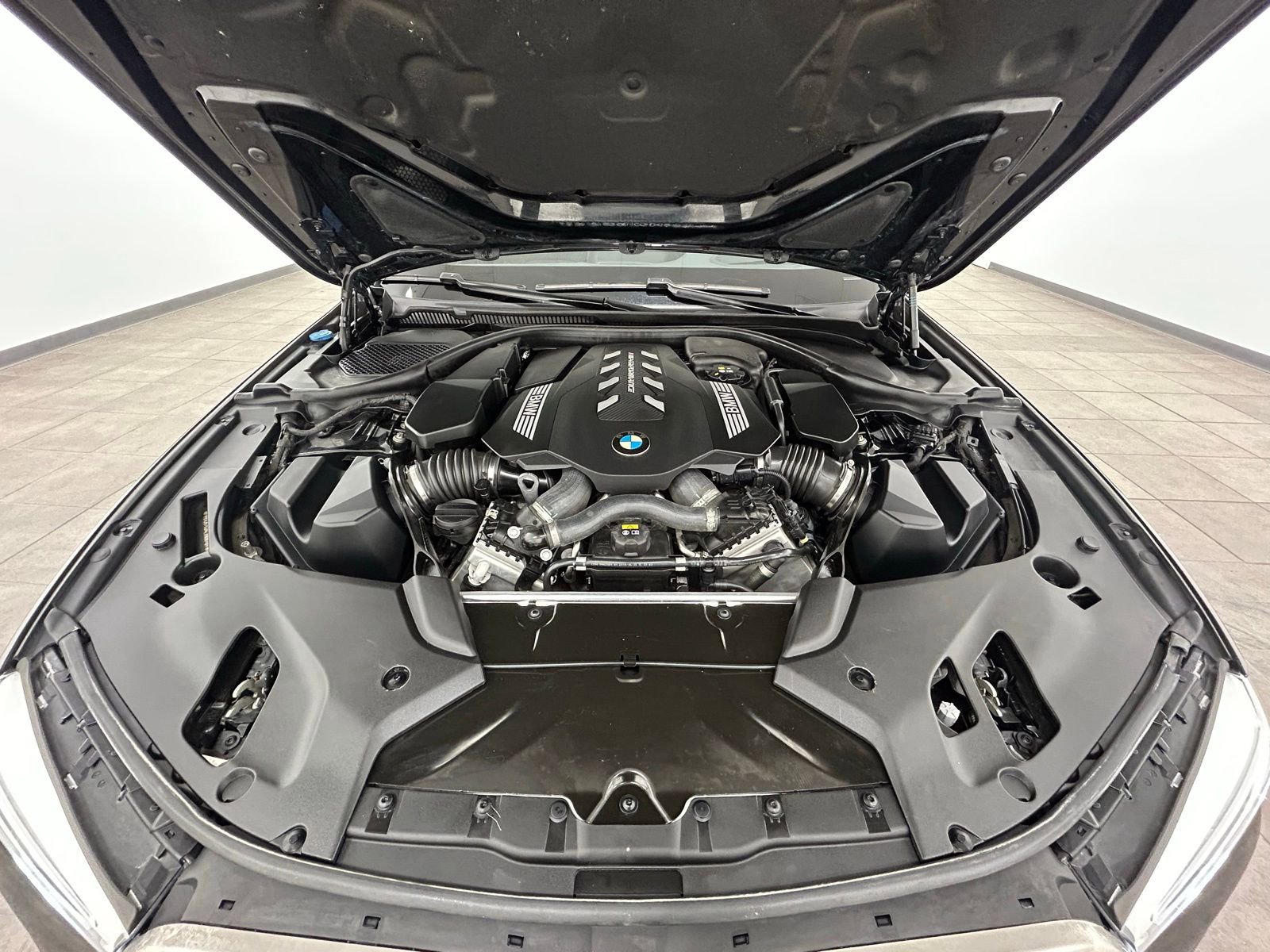 Used 2020 BMW M550i xDrive w/ Executive Package image 42