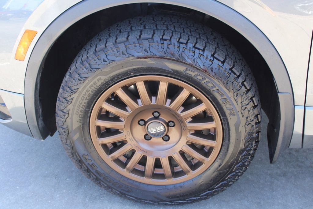 Used 2022 Volkswagen Tiguan SE R-Line image 13