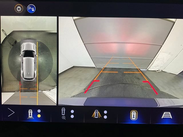 New 2026 Chevrolet Equinox LT w/ Safety and Technology Package FWD image 16