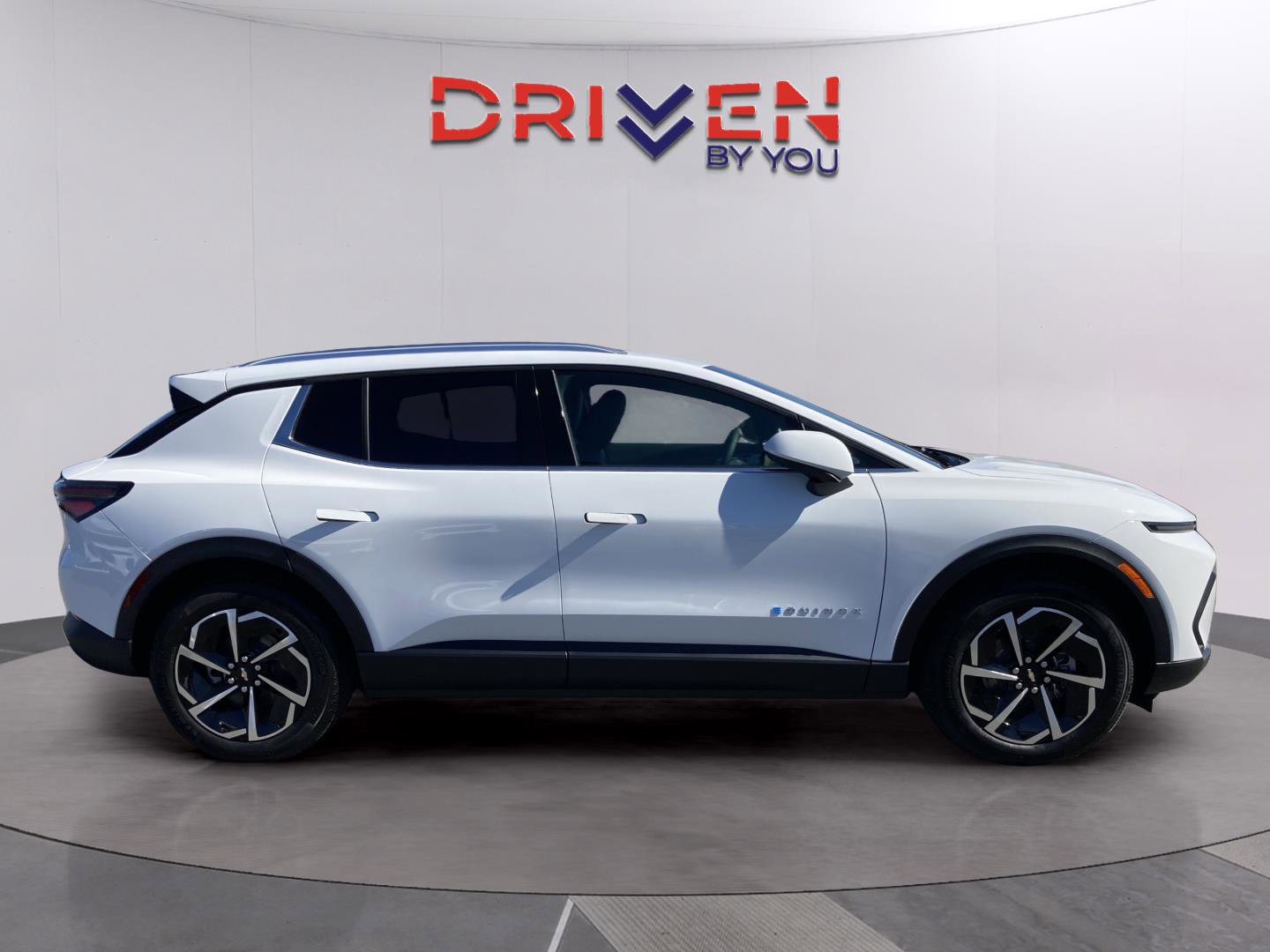 New 2026 Chevrolet Equinox EV LT image 6