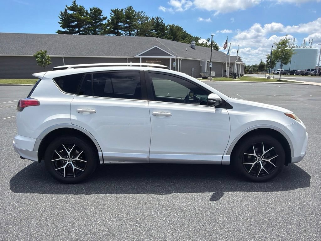 Used 2016 Toyota RAV4 SE w/ Advanced Technology Package AWD/4WD image 6