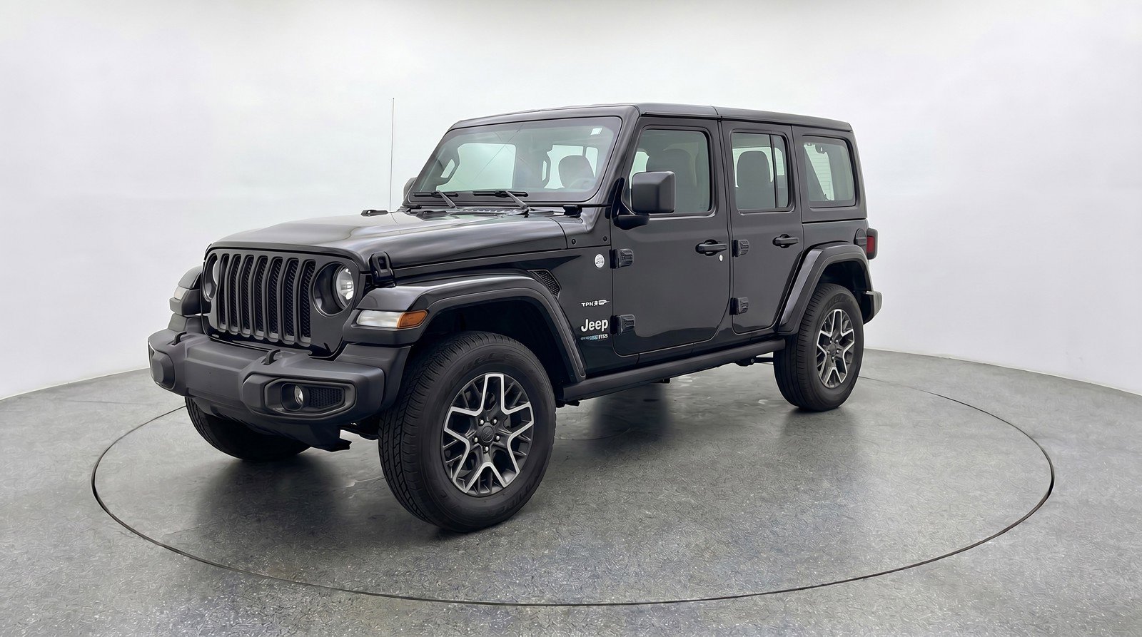Used 2025 Jeep Wrangler Sahara image 3