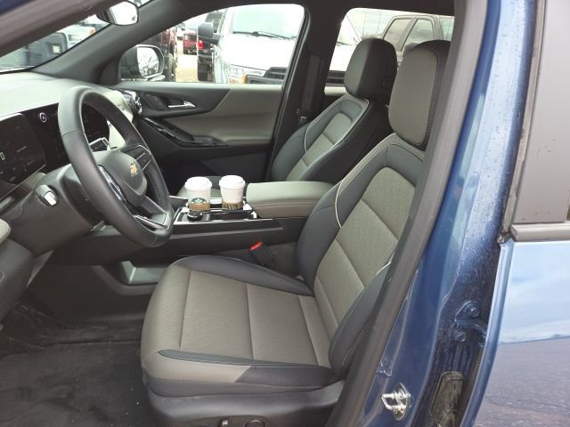 Used 2026 Chevrolet Equinox LT w/ Convenience Package II image 9