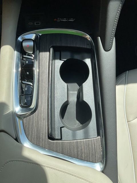 Used 2023 Buick Enclave Avenir w/ Avenir Technology Package image 34