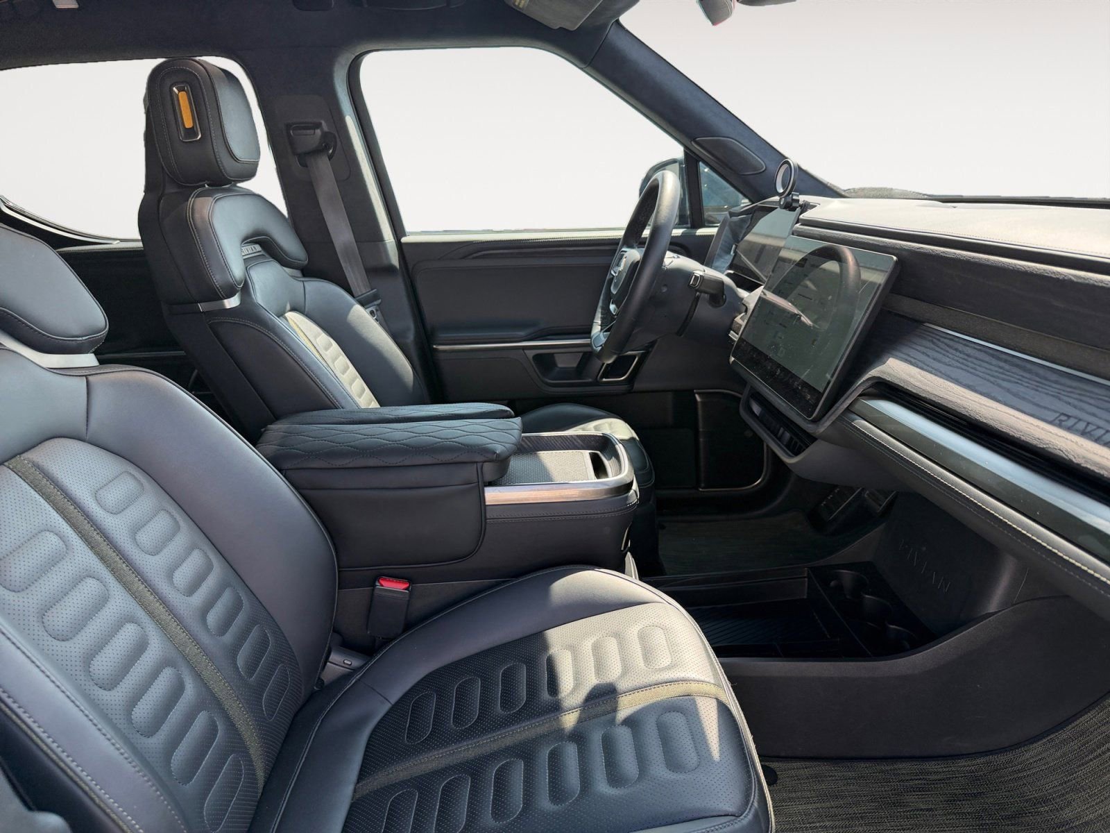 Used 2023 Rivian R1T Adventure image 15