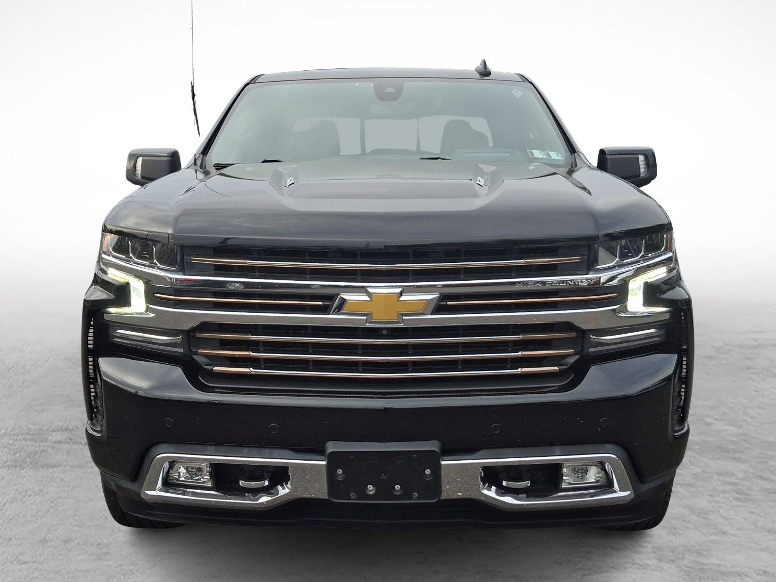 Used 2021 Chevrolet Silverado 1500 High Country w/ Technology Package AWD/4WD image 2