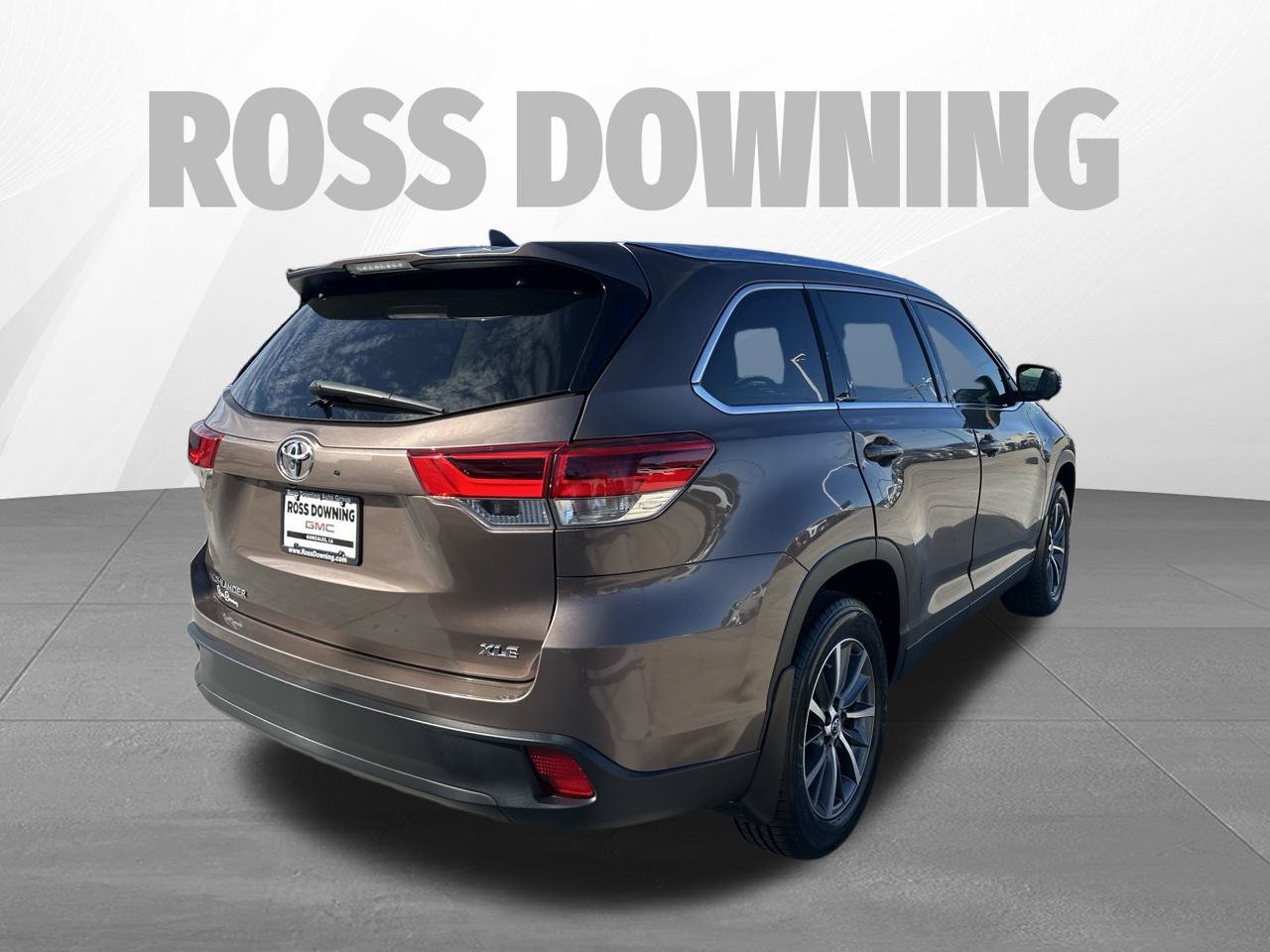 Used 2019 Toyota Highlander XLE FWD image 4