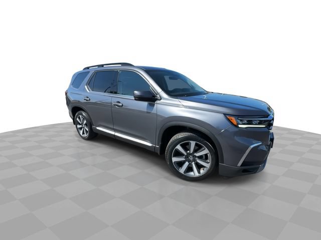Used 2024 Honda Pilot Touring image 2