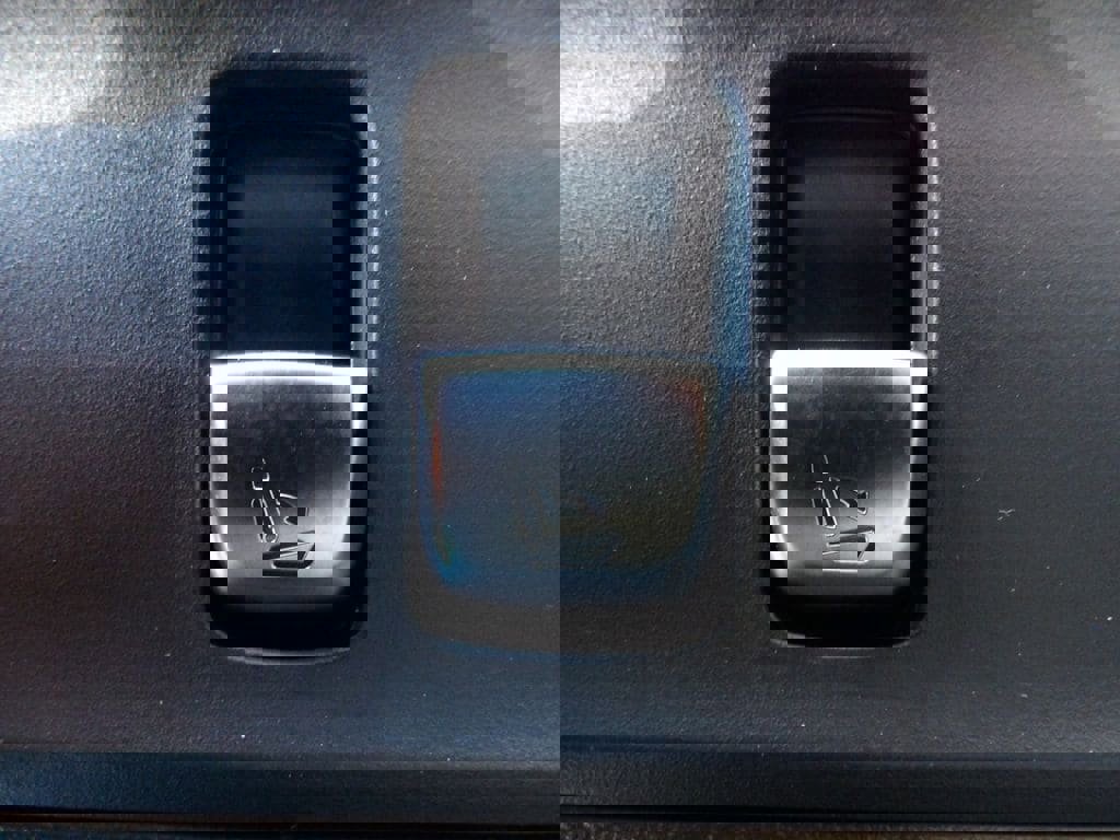 Used 2021 Mercedes-Benz GLC 300 4MATIC image 26