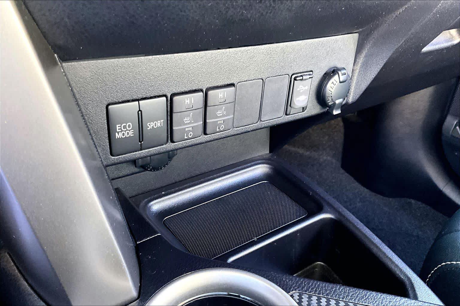 Used 2013 Toyota RAV4 Limited FWD image 33
