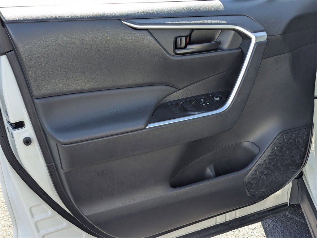 Used 2025 Toyota RAV4 LE image 11