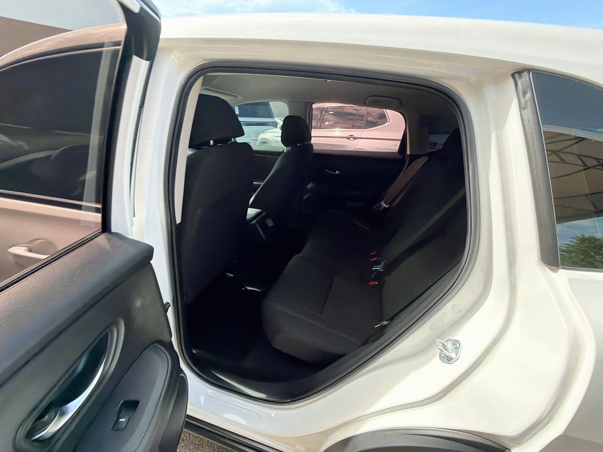Used 2025 Honda HR-V LX image 22